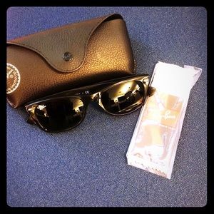 Ray-Ban “New Wayfair” Style Unworn